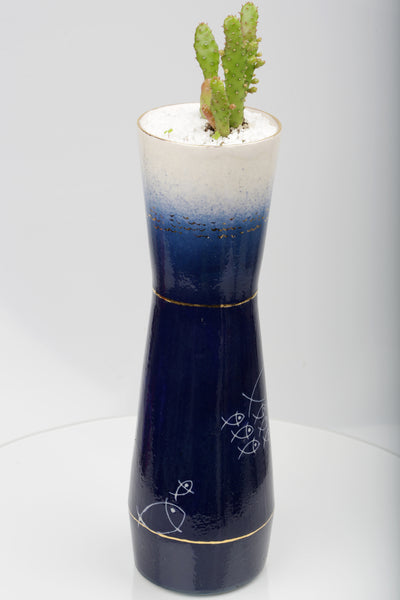 Vase : A Mother's Love