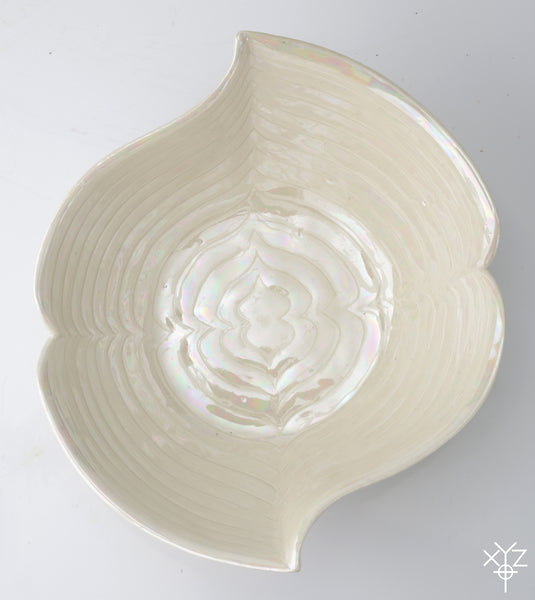 Serving Dish : Pearl Love Boat Serving Dish